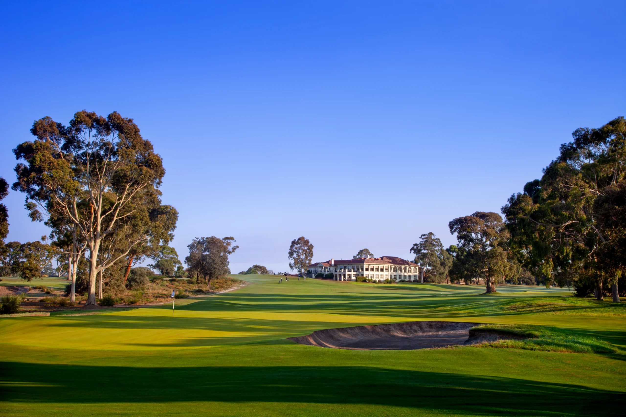 Commonwealth GC Hole 1. Sandbelt. Melbourne